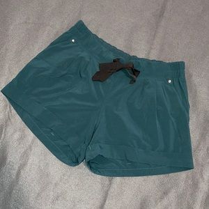 Lululemon Spring Break Away II Shorts